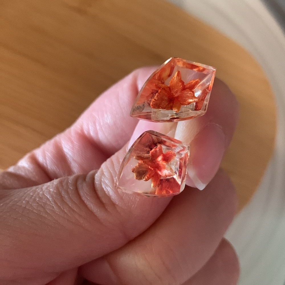 Clear Post Earrings With Delicate Flower Detail Vintage